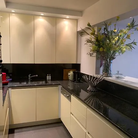 Apartment Ruim Vlakbij Zee Met Parking *