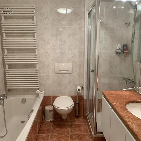 Ruim Vlakbij Zee Met Parking Apartment *